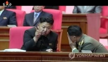 朝鲜官员塌楼事故致歉后首现身 陪金正恩出席大会