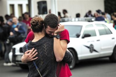 美中学生餐厅枪杀朋友后自杀 向多名朋友连开8枪