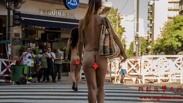 UrbaNudismo-Titania-Paula-Brindisi-Avril_CLAIMA20150311_0162_27.jpg