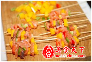 三文鱼彩椒串