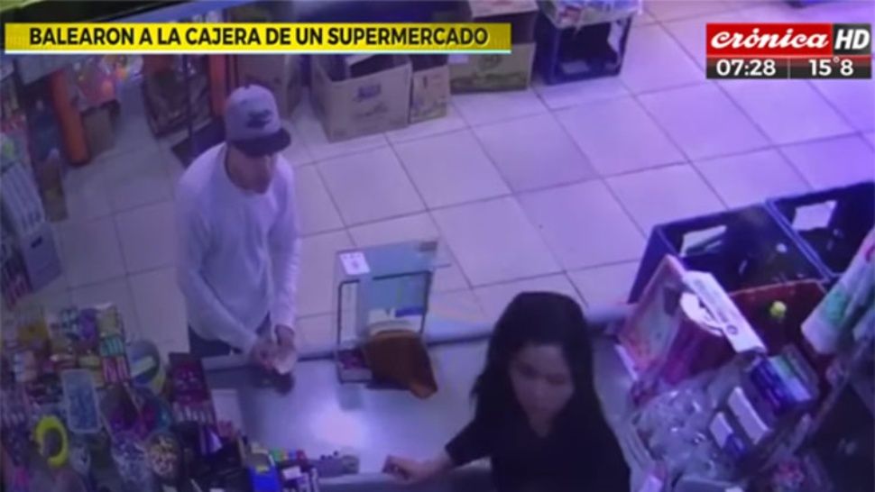 cajera.jpg_1734428432.jpg