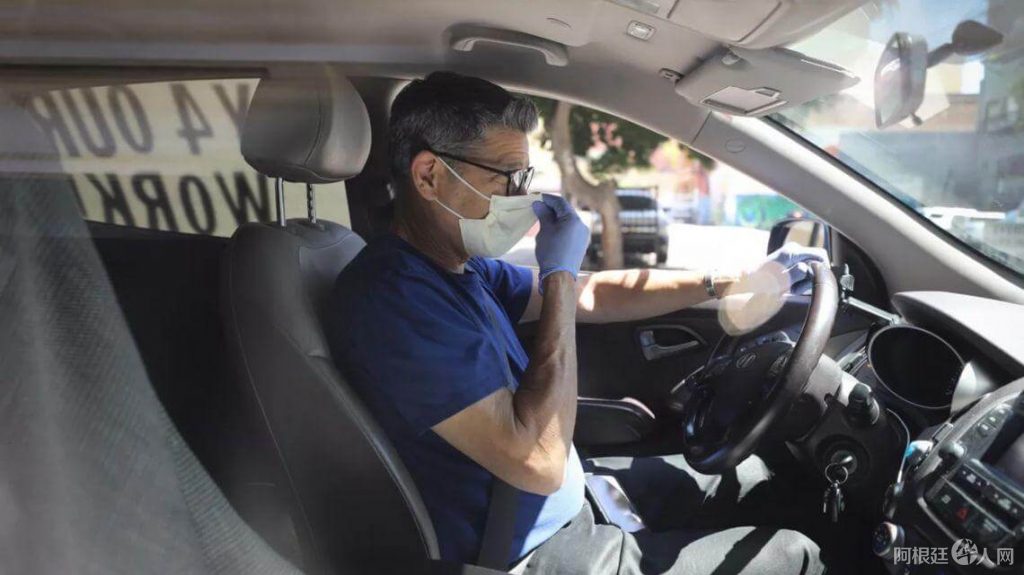 5eafdee35a456_usar-barbijo-en-el-auto-es-obligatorio-942630