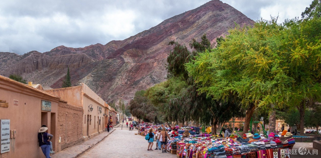 artesanias-en-purmamarca-shutterstock___Q7Ad7_v0D_1256x620__1