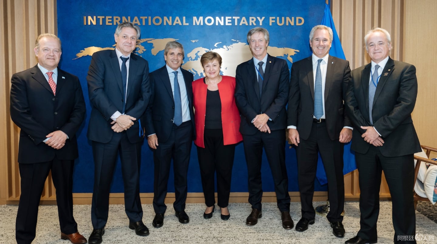 kristalina-georgieva-recibio-al-ministro-de-economia-luis-caputo-y-a-su-equipo-foto-x-kgeorgieva-G5RW7D523FDANEKUS74SDB3D5U