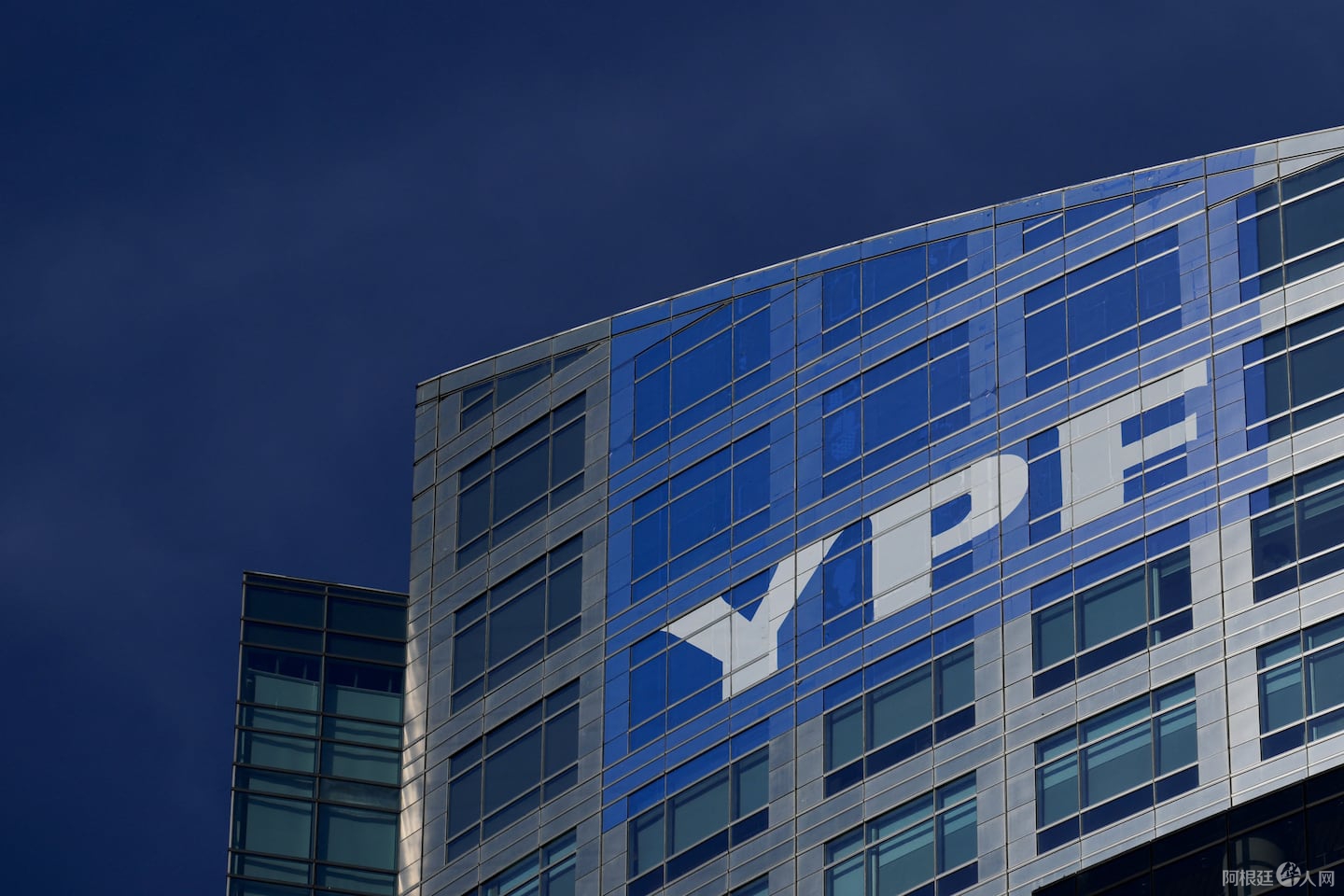 el-gobierno-destaco-la-suspension-de-la-entrega-de-acciones-de-ypf-DD25O6HAPVG2DM7PF32MBWA56Q