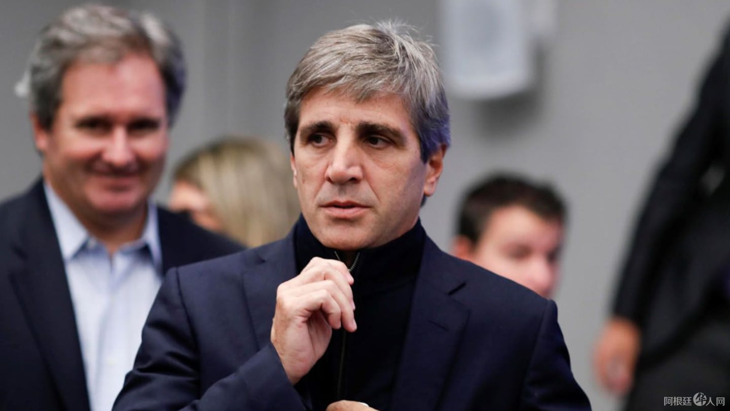 caputo-ratifico-que-el-banco-central-seguira-vendiendo-dolares-para-evitar-sobresaltos-foto-na-TYUU5FDLSZCE5CBC225AD4MEIY